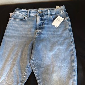 Selling good American jeans
